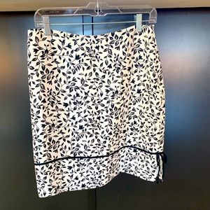 Black and White G Elements Skirt - Great Condition